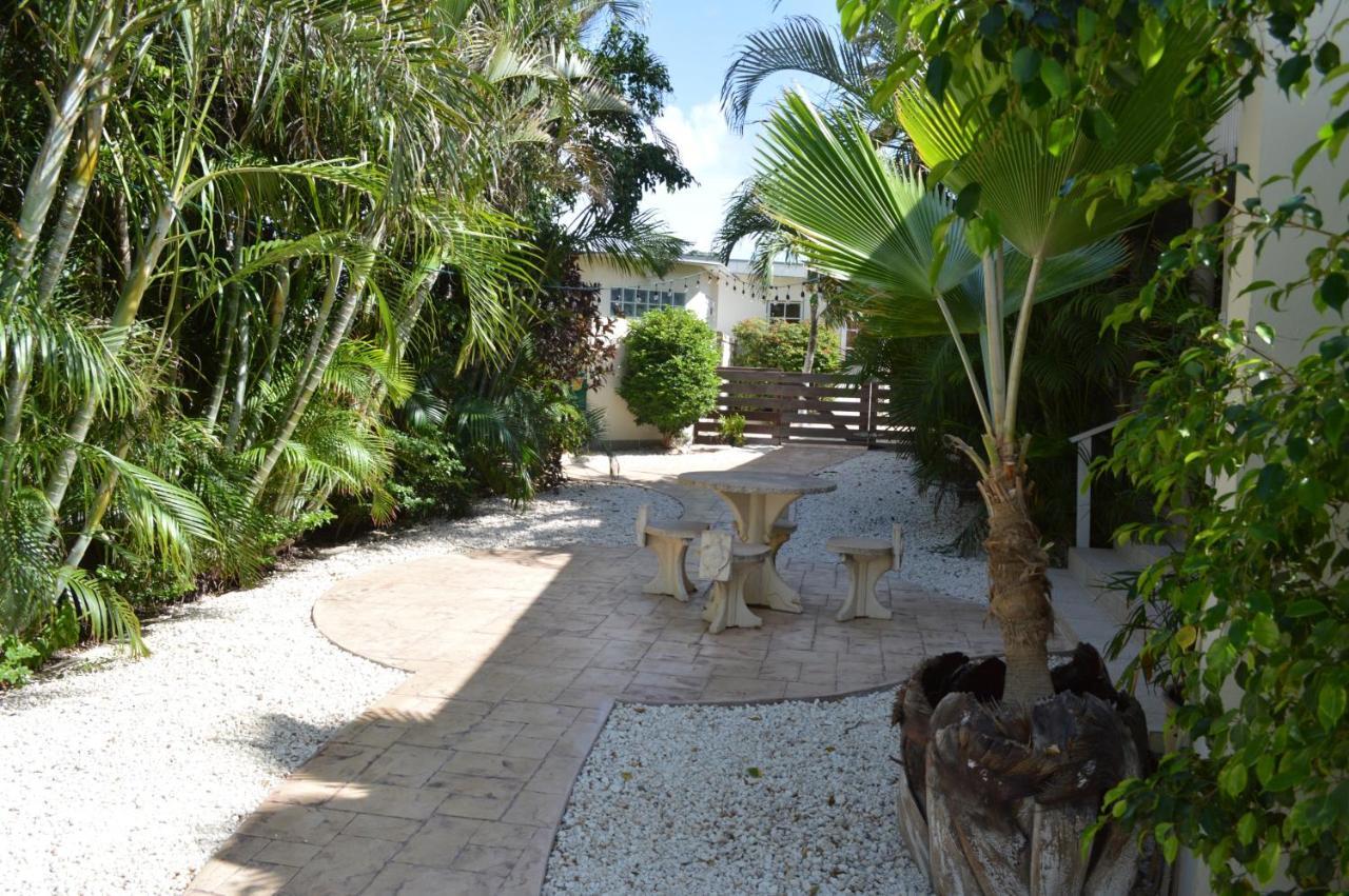 Bananas Apartments Adults Only Palm Beach Eksteriør billede